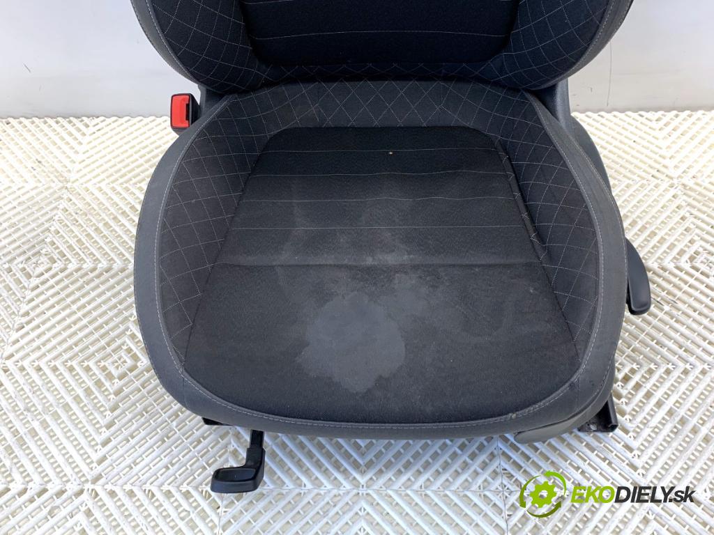 SKODA FABIA III liftback 2019 55 kW 1.0 999 sedadlo levý přední část