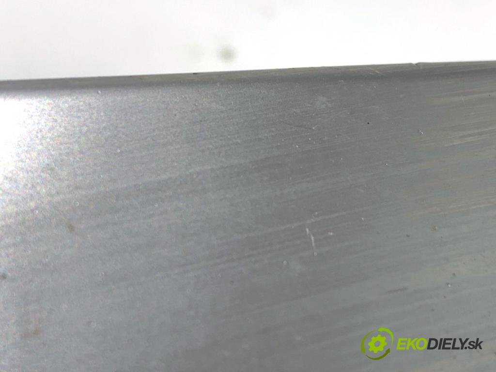 NISSAN QASHQAI J12 SUV 2024 103 kW 1.3 DIG-T 1332 Lišta nárazníka chróm pravá predný 62026HN0A