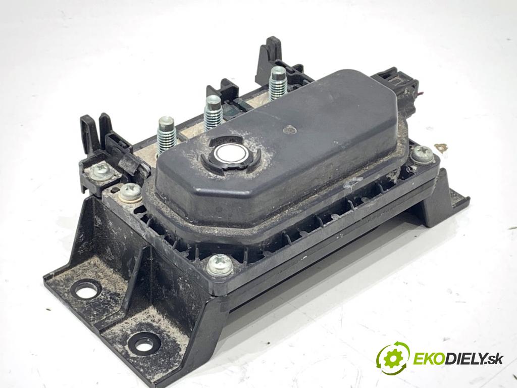 NISSAN QASHQAI J12 SUV 2024 103 kW 1.3 DIG-T 1332 relé Rozdeľovač PRĄDU 243026UA0A