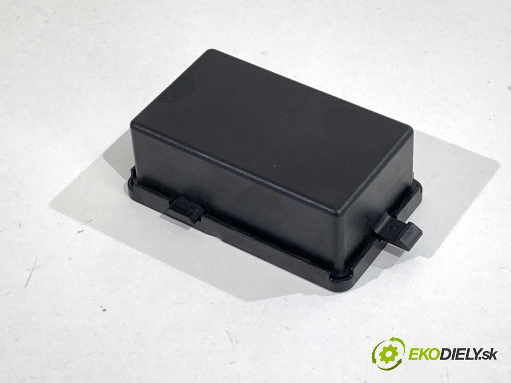 MERCEDES-BENZ SPRINTER 3,5-t Tourer Bus Autobus 2022 125 kW 317 CDI (907.731, 907.733, 907.735) 1950 zesilovač Antenní: A9079051108 (Zesilovač)