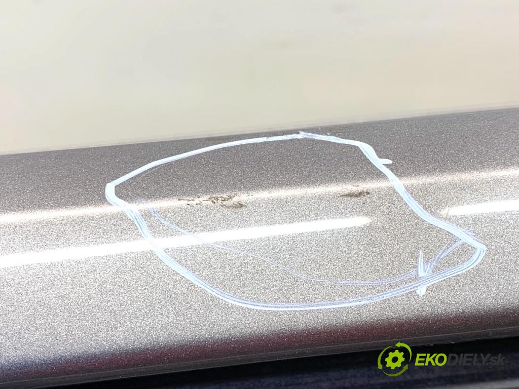 VW GOLF VII liftback 2016 92 kW 1.4 TSI 1395 nárazník zadní část LA7N (Klika dveří ostatní)