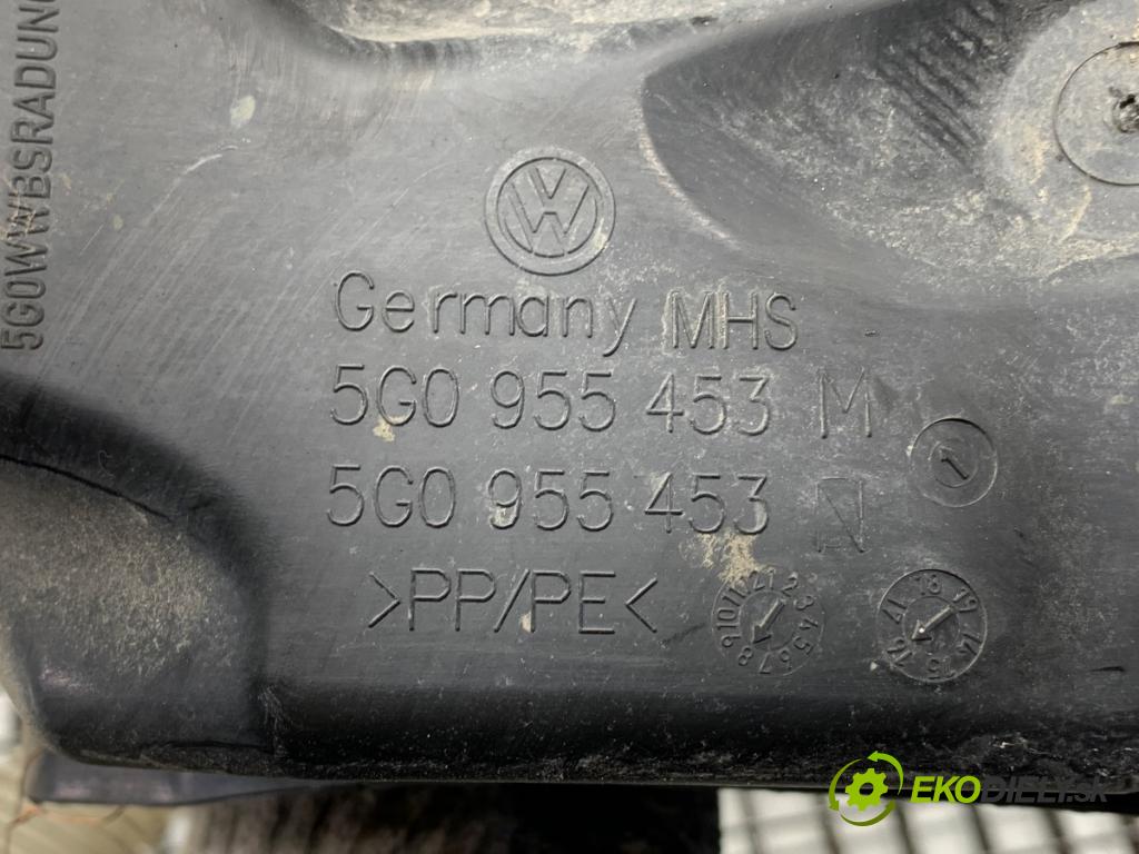 VW GOLF VII liftback 2016 92 kW 1.4 TSI 1395 nádržka ostřikovačů 5G0955453M