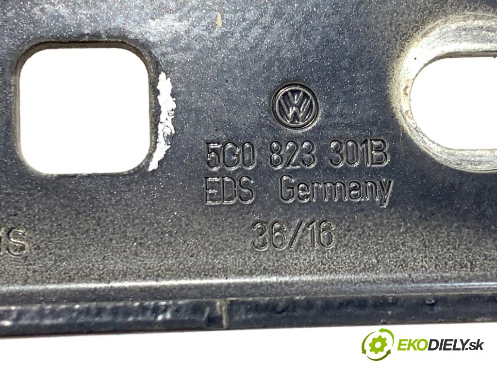 VW GOLF VII liftback 2016 92 kW 1.4 TSI 1395 Záves kapoty ľavy predný 5G0823301B