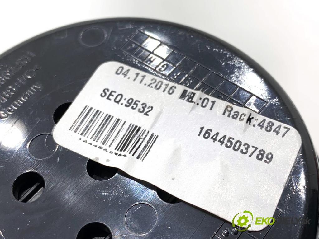 VW GOLF VII liftback 2016 92 kW 1.4 TSI 1395 držák na nápoje 5G0862531 (Držák nápojů)