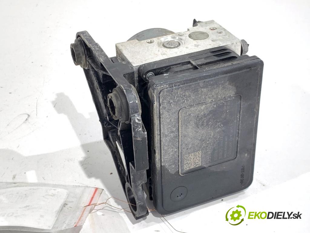 VW GOLF VII liftback 2016 92 kW 1.4 TSI 1395 Pumpa ABS 5Q0614517BJ (Pumpa ABS)