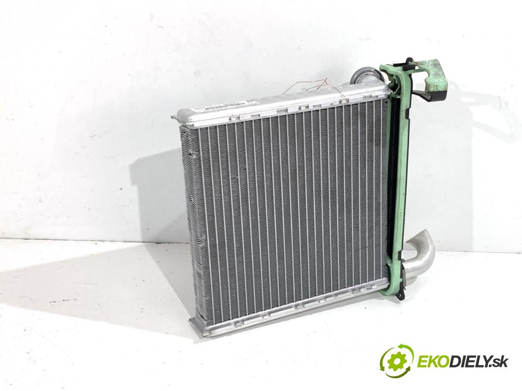 VW GOLF VII liftback 2016 92 kW 1.4 TSI 1395 topné těleso radiátor topení 5Q0819031 (Radiátor topení)