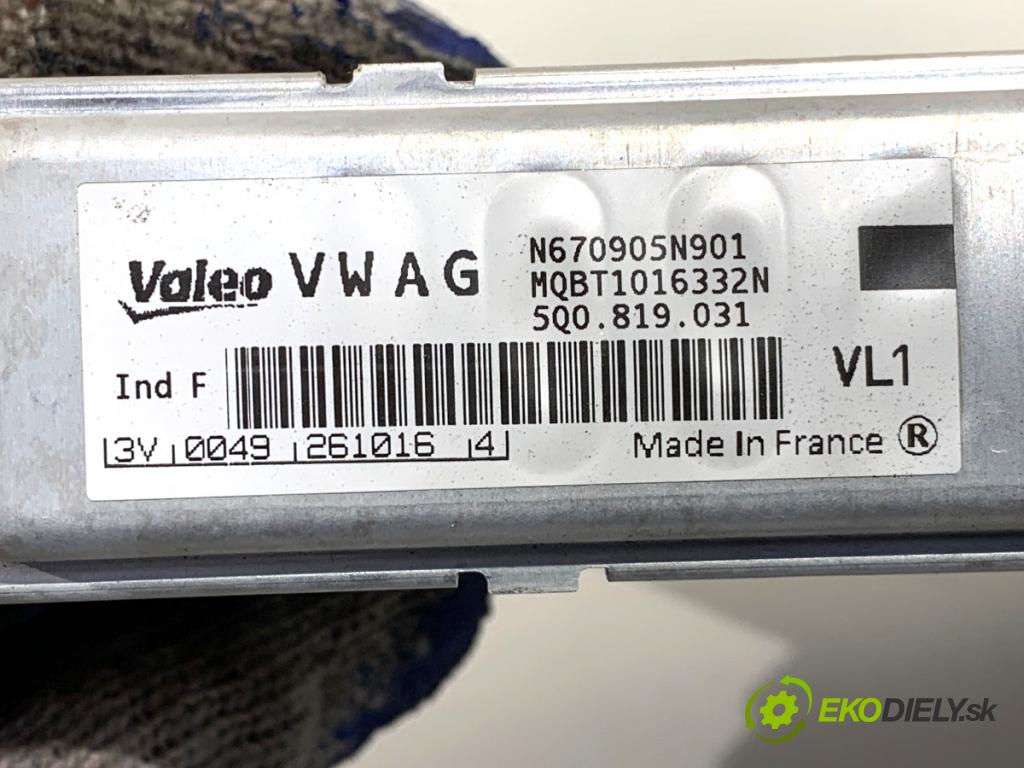 VW GOLF VII liftback 2016 92 kW 1.4 TSI 1395 Výhrevné teleso, radiátor kúrenia 5Q0819031 (Radiátor kúrenia)