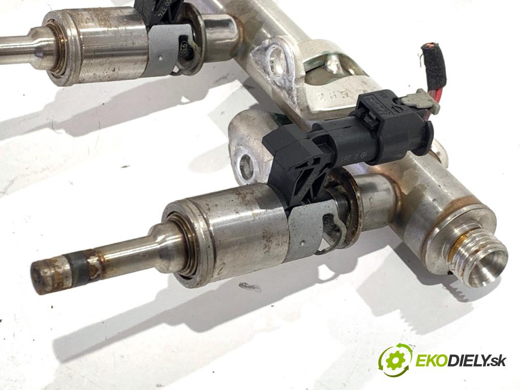 VW GOLF VII liftback 2016 92 kW 1.4 TSI 1395 Lišta vstrekovacia 04E133320D (Vstrekovacia lišta)