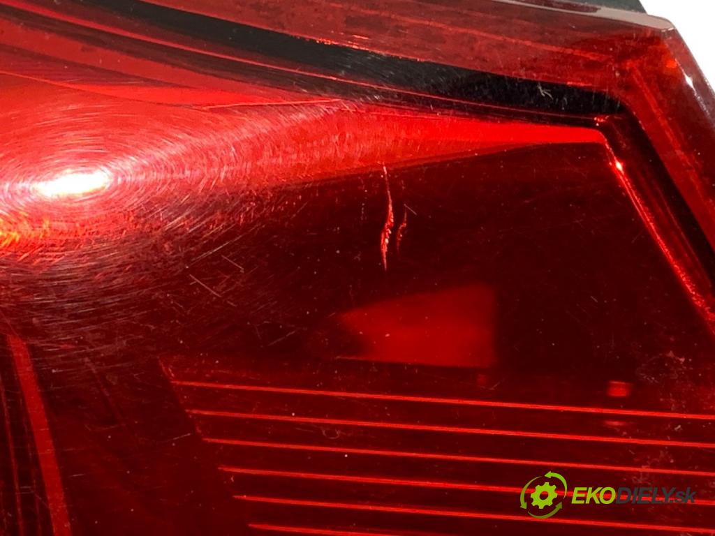 VW GOLF VII liftback 2016 92 kW 1.4 TSI 1395 světlo pravý zadní část 5G0945096M