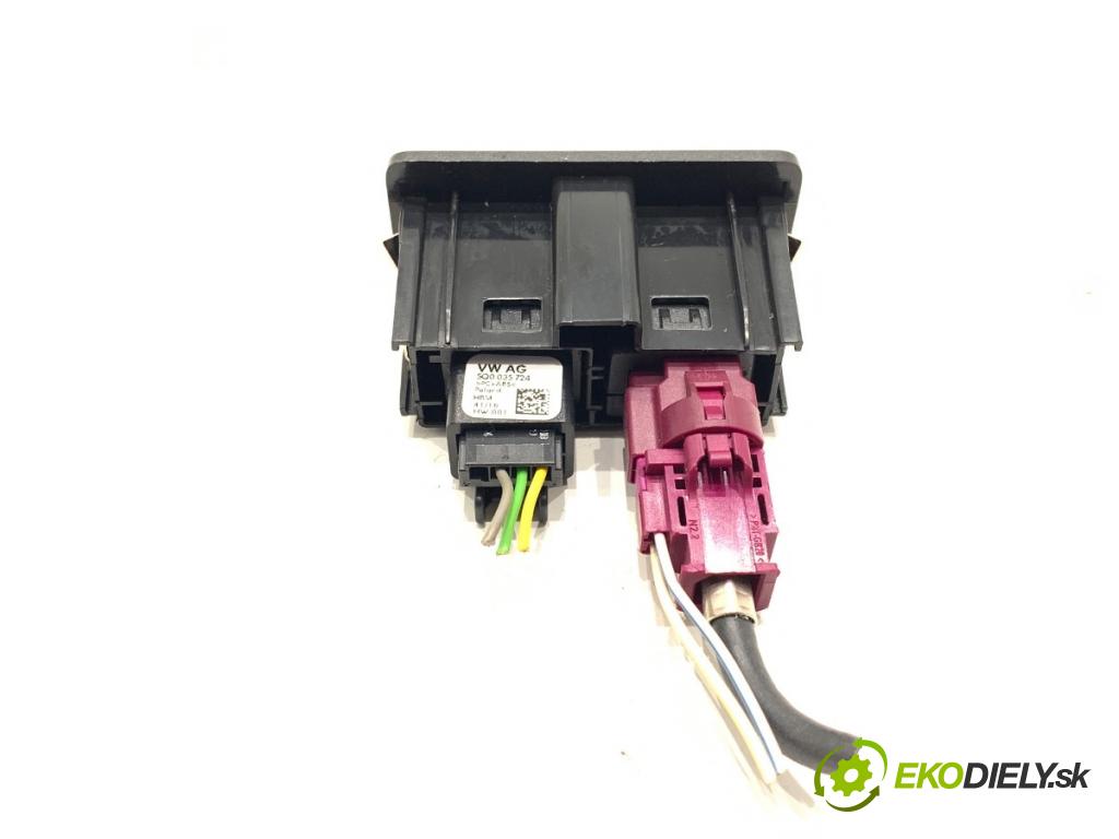 VW GOLF VII liftback 2016 92 kW 1.4 TSI 1395 HNÍZDO: USB 5G0035222F