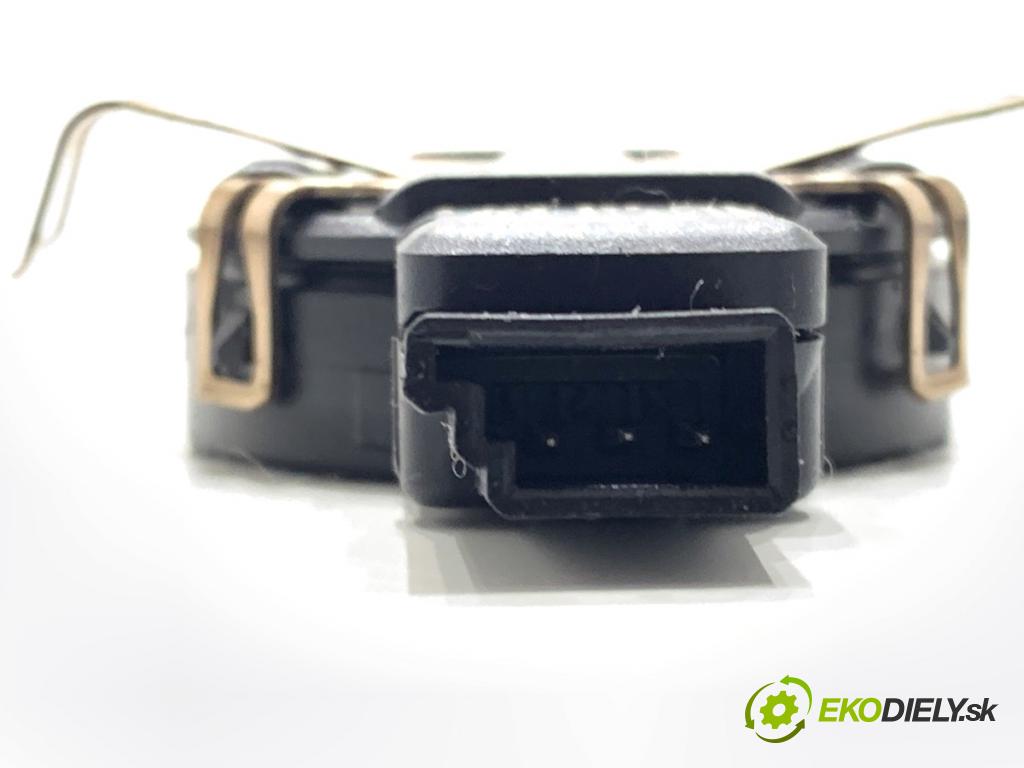 VW GOLF VII liftback 2016 92 kW 1.4 TSI 1395 Snímač dažďa 5Q0955547B (Snímač dažďa)