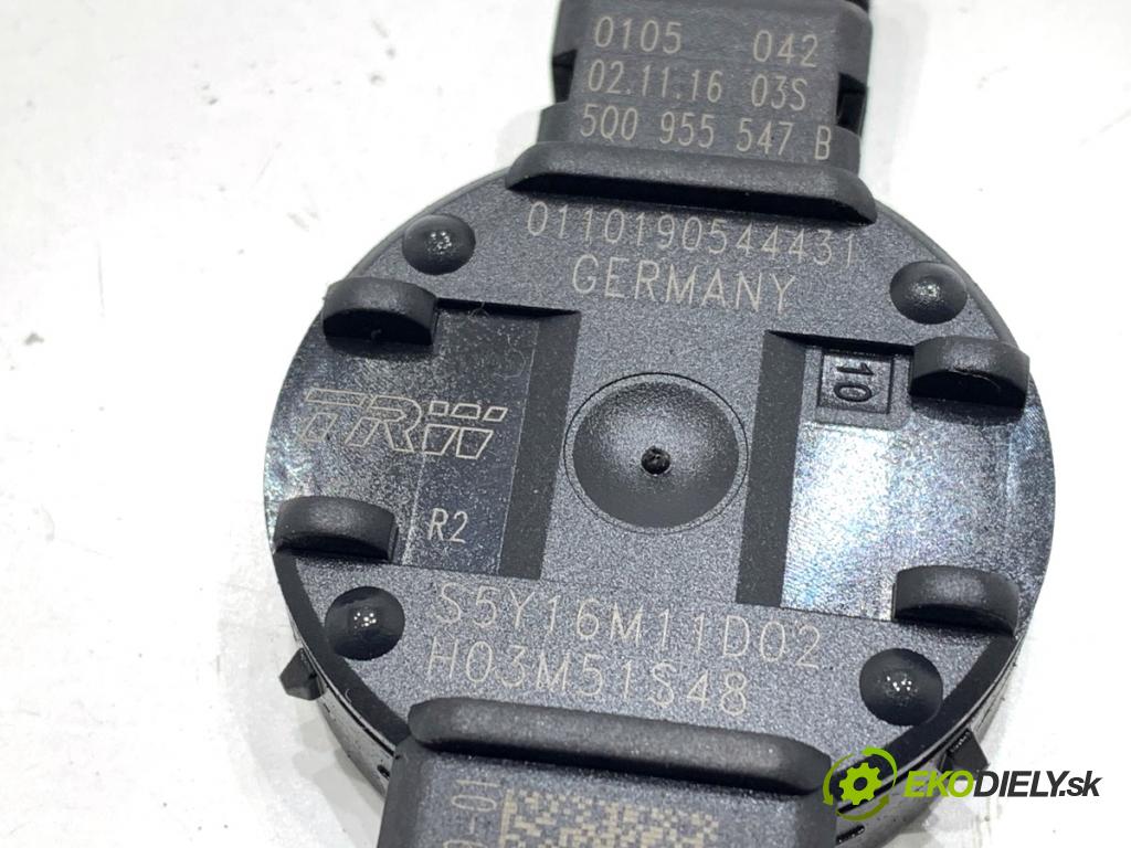 VW GOLF VII liftback 2016 92 kW 1.4 TSI 1395 snímač deště 5Q0955547B (Snímač deště)