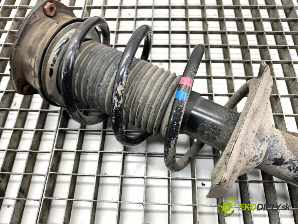 VW GOLF VII liftback 2016 92 kW 1.4 TSI 1395 tlumič levý přední část ZE