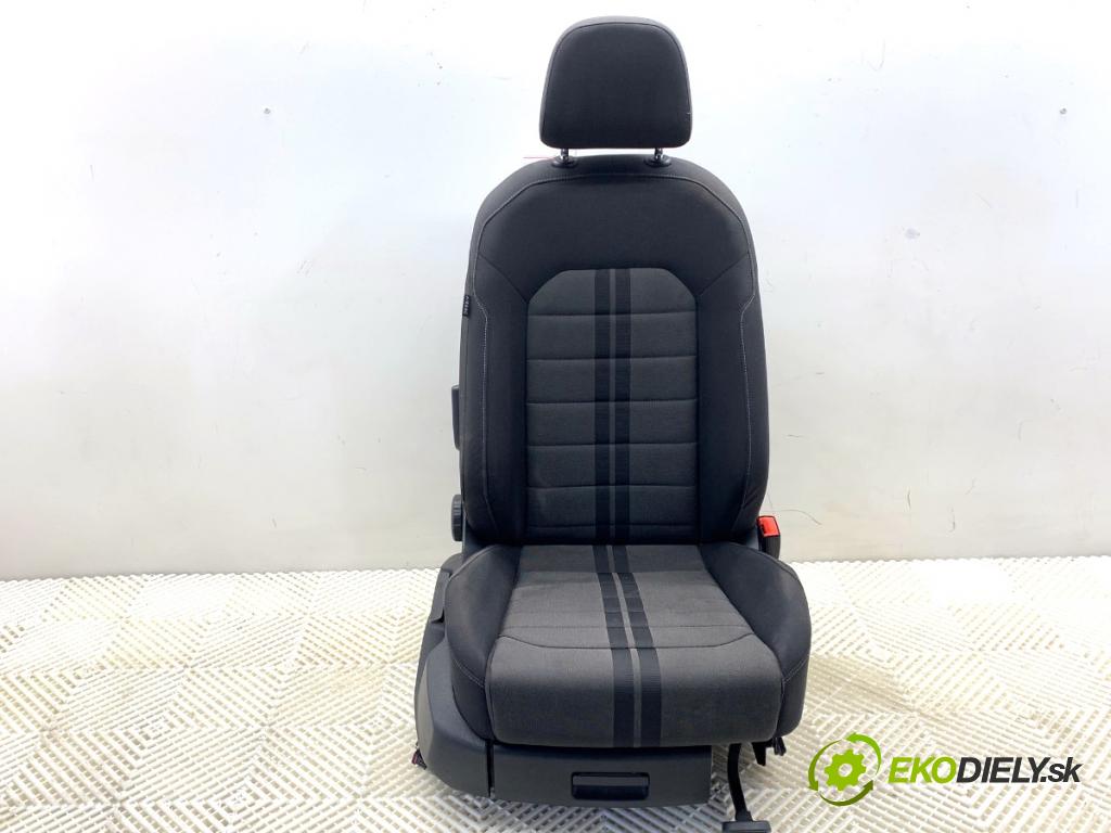 VW GOLF VII liftback 2016 92 kW 1.4 TSI 1395 Sedadlo pravy predný 