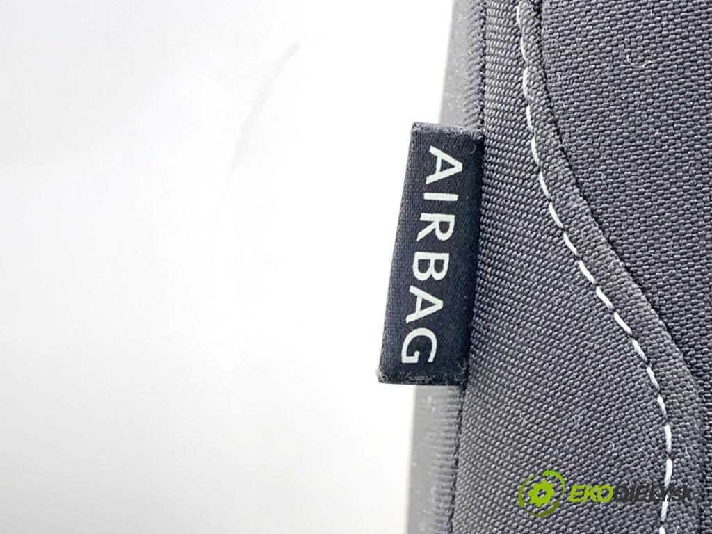 VW GOLF VII liftback 2016 92 kW 1.4 TSI 1395 Sedadlo pravy predný