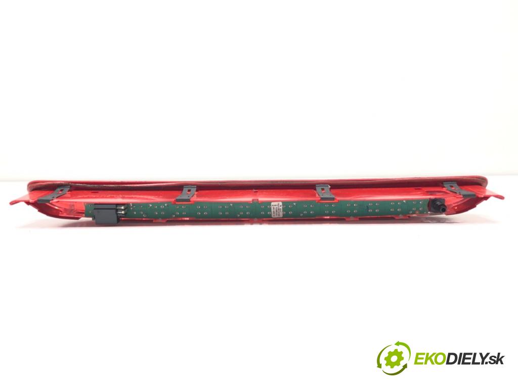 VW GOLF VII liftback 2016 92 kW 1.4 TSI 1395 světlo brzdových světel 5K0945087D