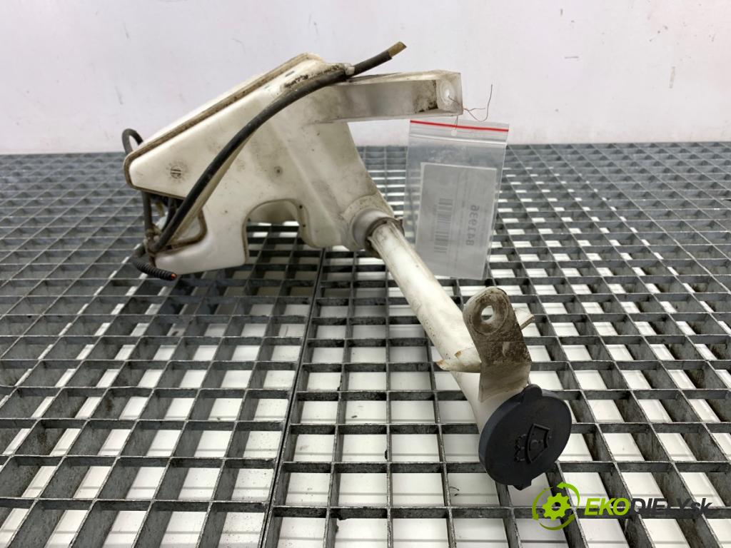 NISSAN JUKE F15 SUV 2017 86 kW 1.6 1598 nádržka ostřikovačů