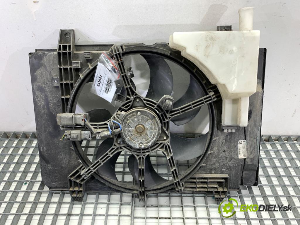 NISSAN JUKE F15 SUV 2017 86 kW 1.6 1598 ventilátor chladiče 21480-BA60C (Ventilátor)
