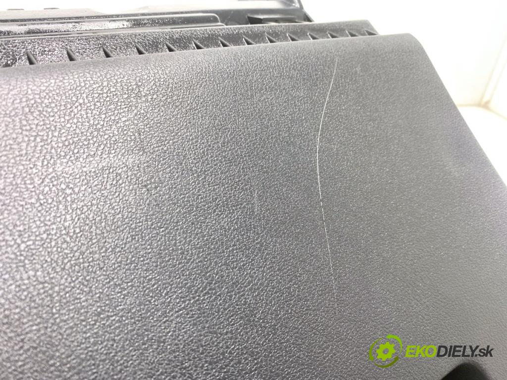 NISSAN JUKE F15 SUV 2017 86 kW 1.6 1598 přihrádka kastlík spolujezdce  (Přihrádka (kastlík))