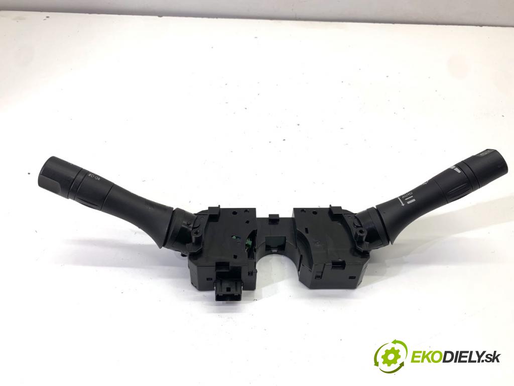 NISSAN JUKE F15 SUV 2017 86 kW 1.6 1598 Prepínač kombinovaný  (Prepínacie páčky pod volantom)