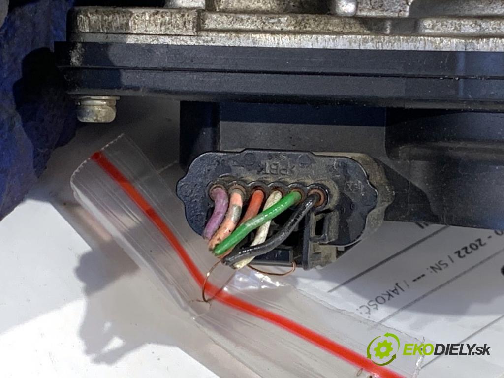 NISSAN JUKE F15 SUV 2017 86 kW 1.6 1598 škrtíci klapka RME50-18 (Škrticí klapka)