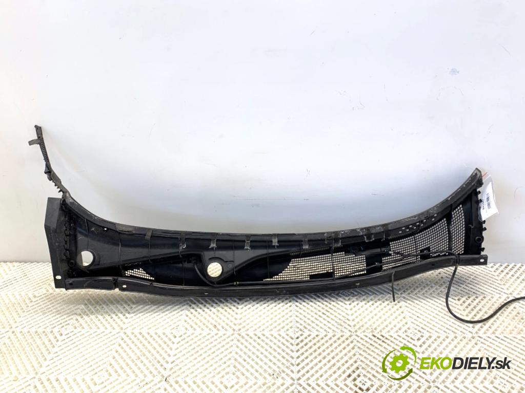 NISSAN JUKE F15 SUV 2017 86 kW 1.6 1598 Torpédo, plast pod čelné okno LG18-5311-100 (Torpédo (plast pod čelným sklom))