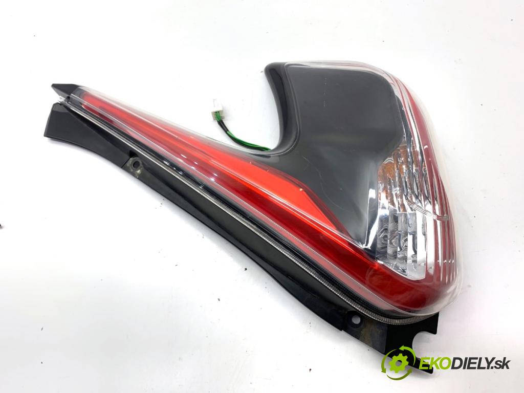 NISSAN JUKE F15 SUV 2017 86 kW 1.6 1598 světlo pravý zadní část 26550BV80B