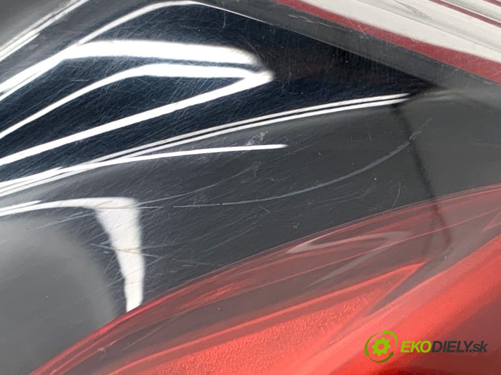 NISSAN JUKE F15 SUV 2017 86 kW 1.6 1598 světlo pravý zadní část 26550BV80B