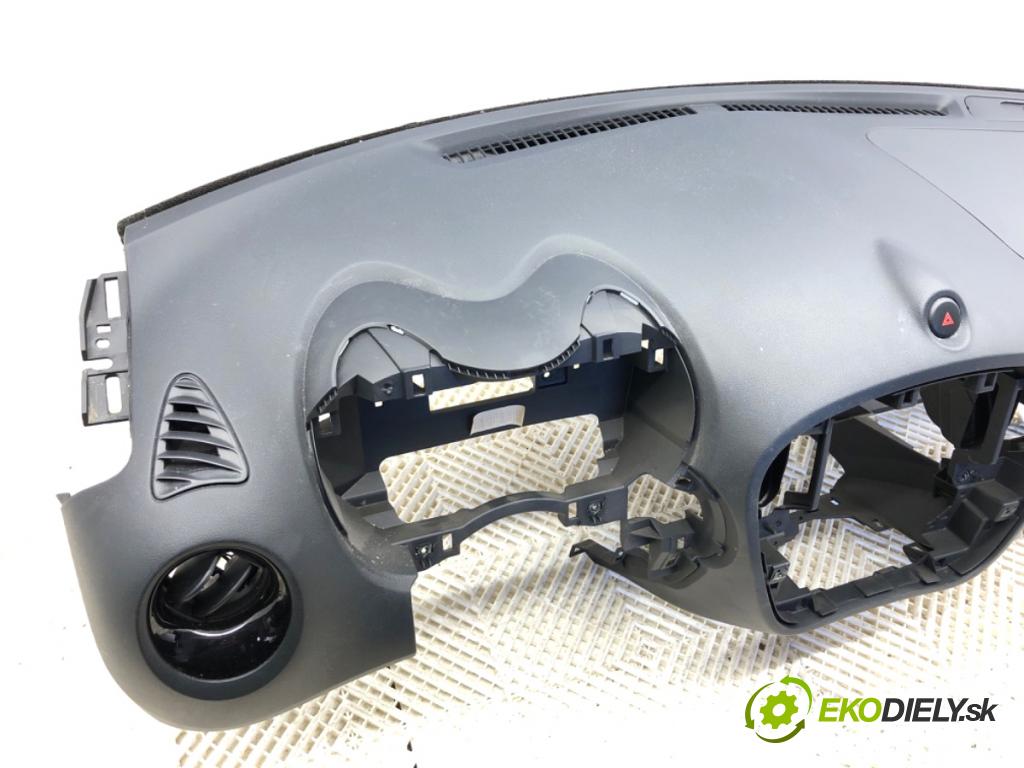 NISSAN JUKE F15 SUV 2017 86 kW 1.6 1598 Palubná doska VANKÚŠ: spolujazdca 682001KP0A