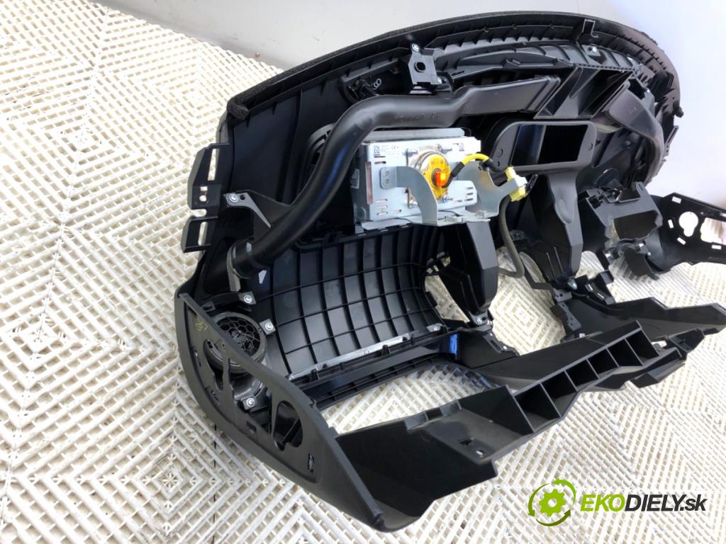 NISSAN JUKE F15 SUV 2017 86 kW 1.6 1598 Palubná doska VANKÚŠ: spolujazdca 682001KP0A