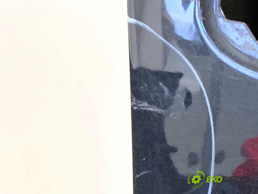 NISSAN JUKE F15 SUV 2017 86 kW 1.6 1598 Dvere pravy predný Z11