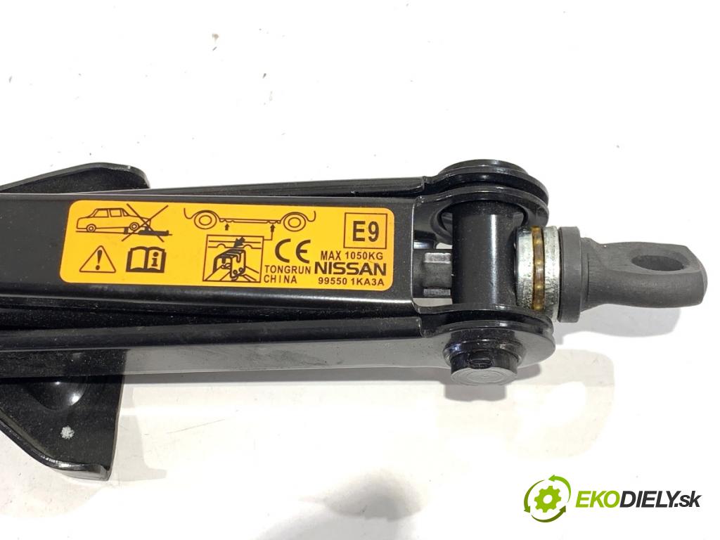 NISSAN JUKE F15 SUV 2017 86 kW 1.6 1598 ZVEDÁK: - mechanismus 995501KA3A