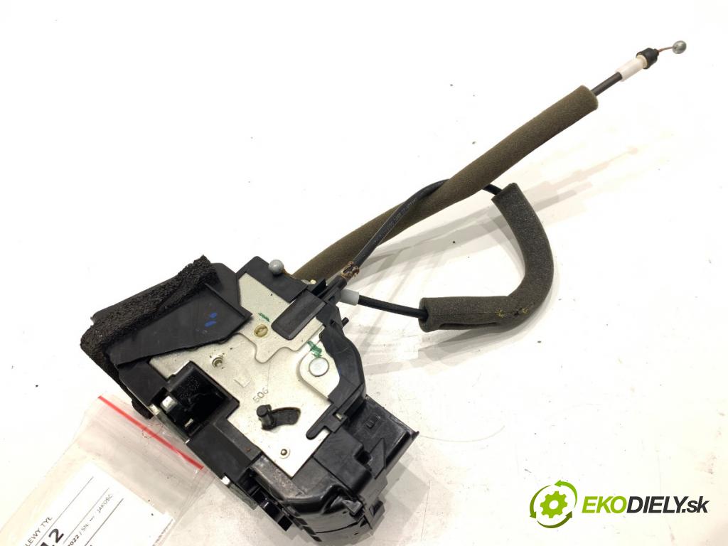 NISSAN JUKE F15 SUV 2017 86 kW 1.6 1598 zámok Dvere ľavy zad