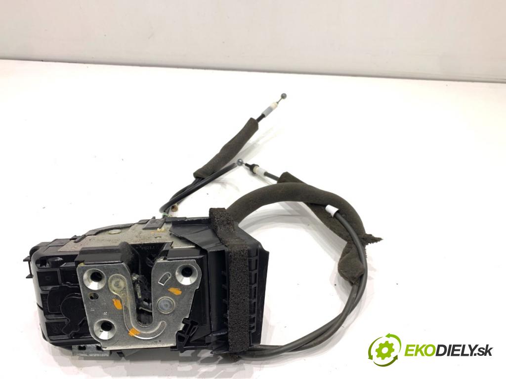 NISSAN JUKE F15 SUV 2017 86 kW 1.6 1598 zámok Dvere pravy predný