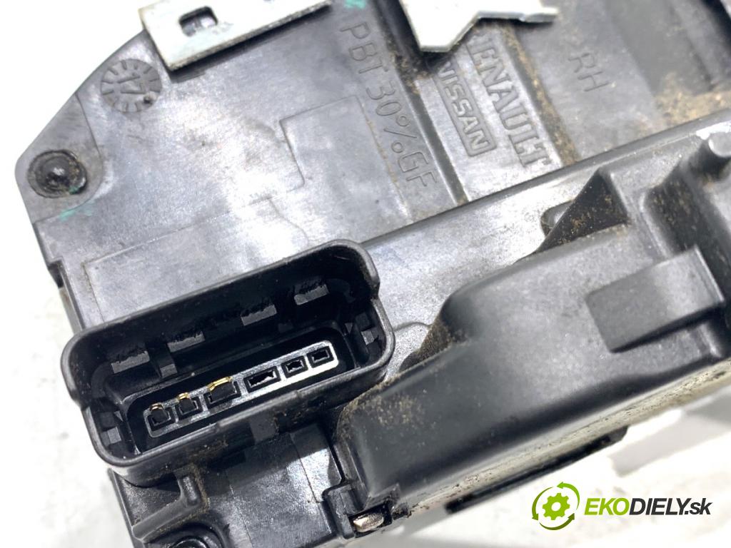 NISSAN JUKE F15 SUV 2017 86 kW 1.6 1598 zámok Dvere pravy predný