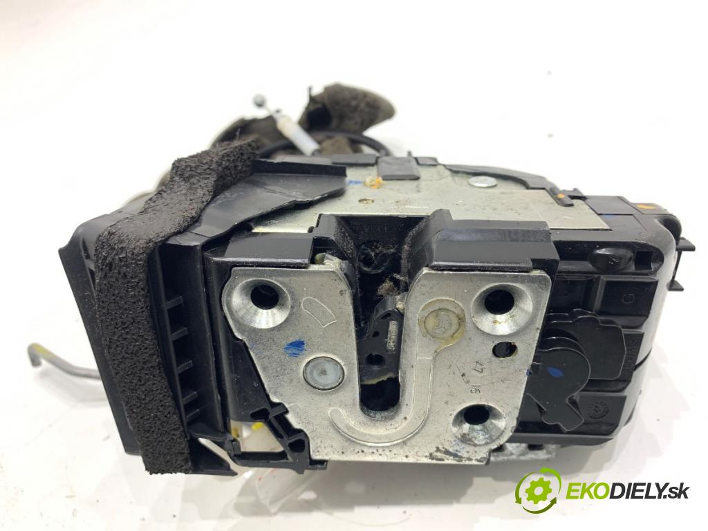 NISSAN JUKE F15 SUV 2017 86 kW 1.6 1598 zámok Dvere ľavy predný 