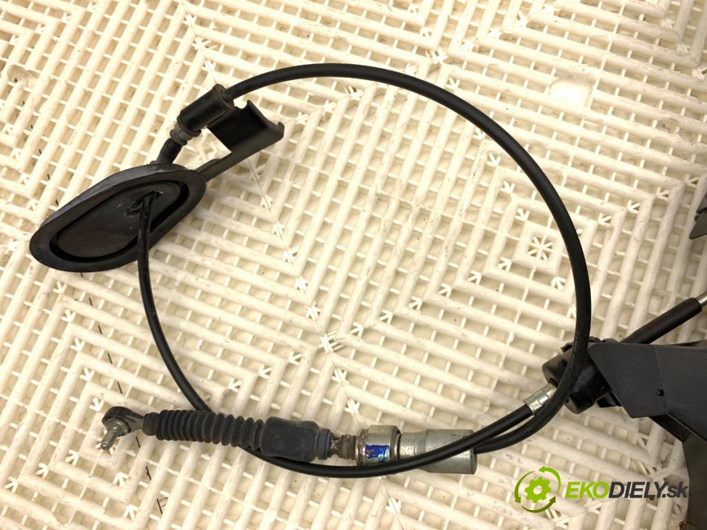 NISSAN JUKE F15 SUV 2017 86 kW 1.6 1598 kulisa  (Řadicí páka (kulisa) )