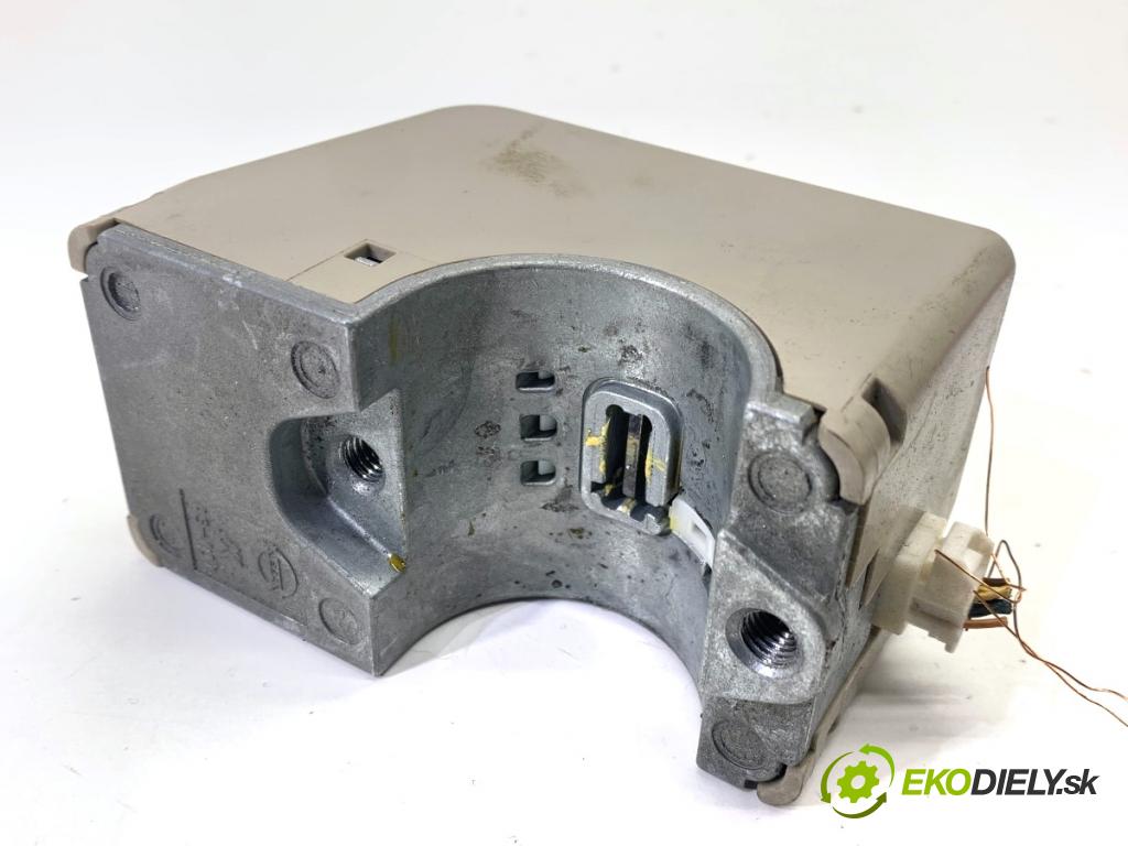 NISSAN JUKE F15 SUV 2017 86 kW 1.6 1598 blokáda volantu  (Řízení ostatní)