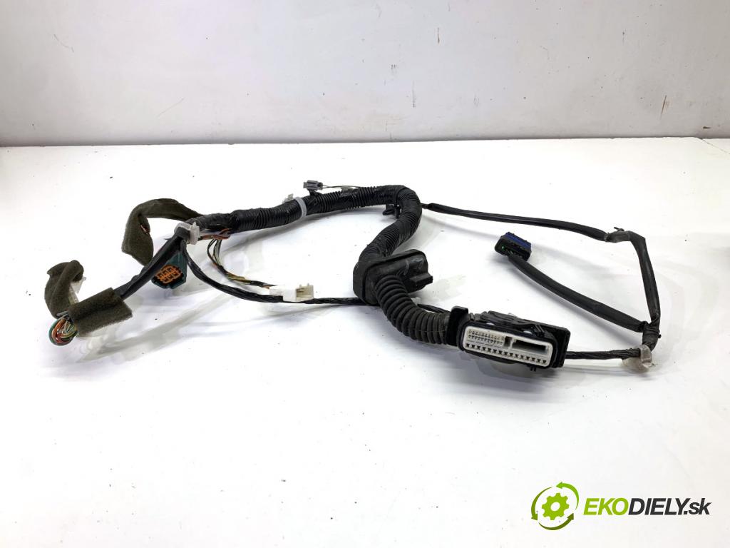 NISSAN JUKE F15 SUV 2017 86 kW 1.6 1598 Káblovačka Dvere predný ľavy 24125BV90B