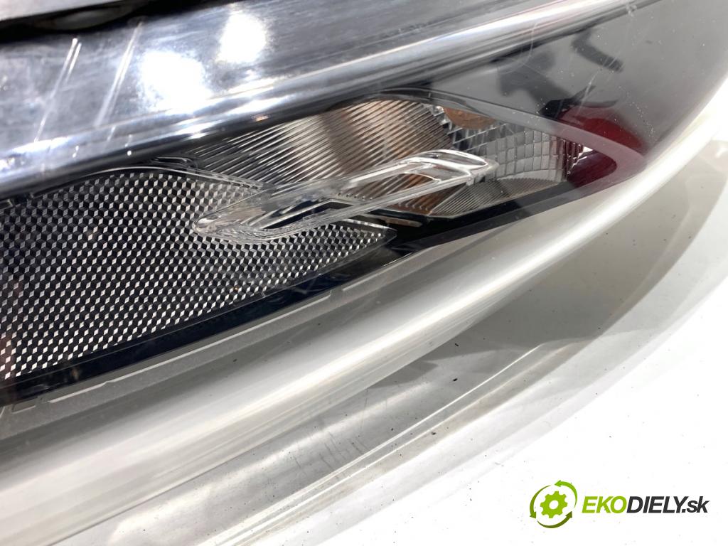 NISSAN JUKE F15 SUV 2017 86 kW 1.6 1598 Svetlomet pravy predný 26120BV80D