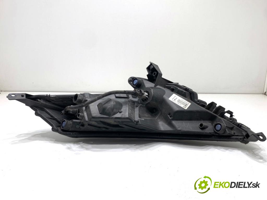 NISSAN JUKE F15 SUV 2017 86 kW 1.6 1598 Svetlomet pravy predný 26120BV80D