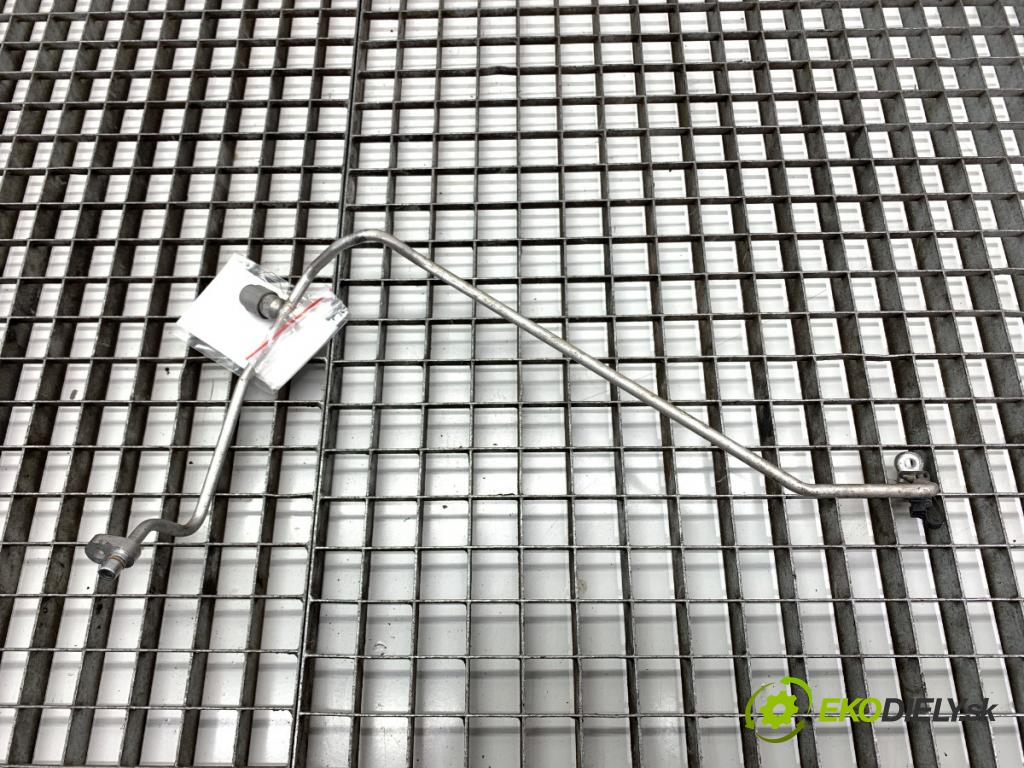 NISSAN JUKE F15 SUV 2017 86 kW 1.6 1598 rúrka klimatizace 92440BA60C (Trubka klimatizace)