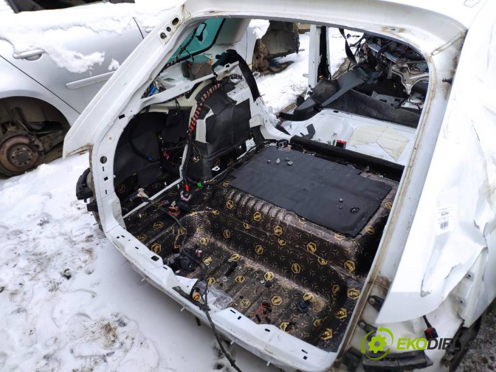 SKODA SUPERB III Kombi 2020 160 kW 1.4 TSI iV 1395 KAROSERIA ČTVRŤÁK blatník práh střecha PODŁUŻNICA