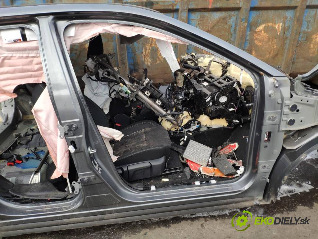 NISSAN QASHQAI J12 SUV 2024 103 kW 1.3 DIG-T 1332 KAROSERIA ČTVRŤÁK blatník práh střecha PODŁUŻNICA