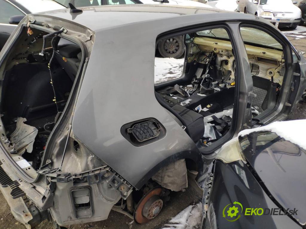 VW GOLF VII liftback 2016 92 kW 1.4 TSI 1395 KAROSERIA ČTVRŤÁK blatník práh střecha PODŁUŻNICA