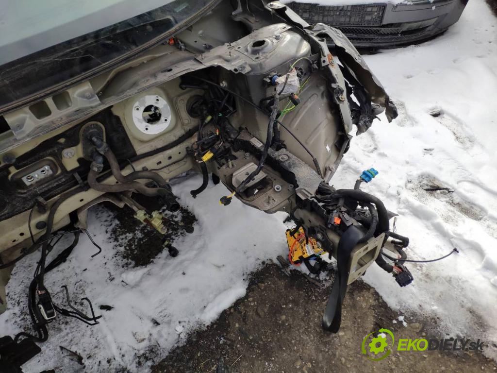 PEUGEOT 308 II liftback 2020 96 kW 1.2 THP 130 1199 KAROSERIA ČTVRŤÁK blatník práh střecha PODŁUŻNICA