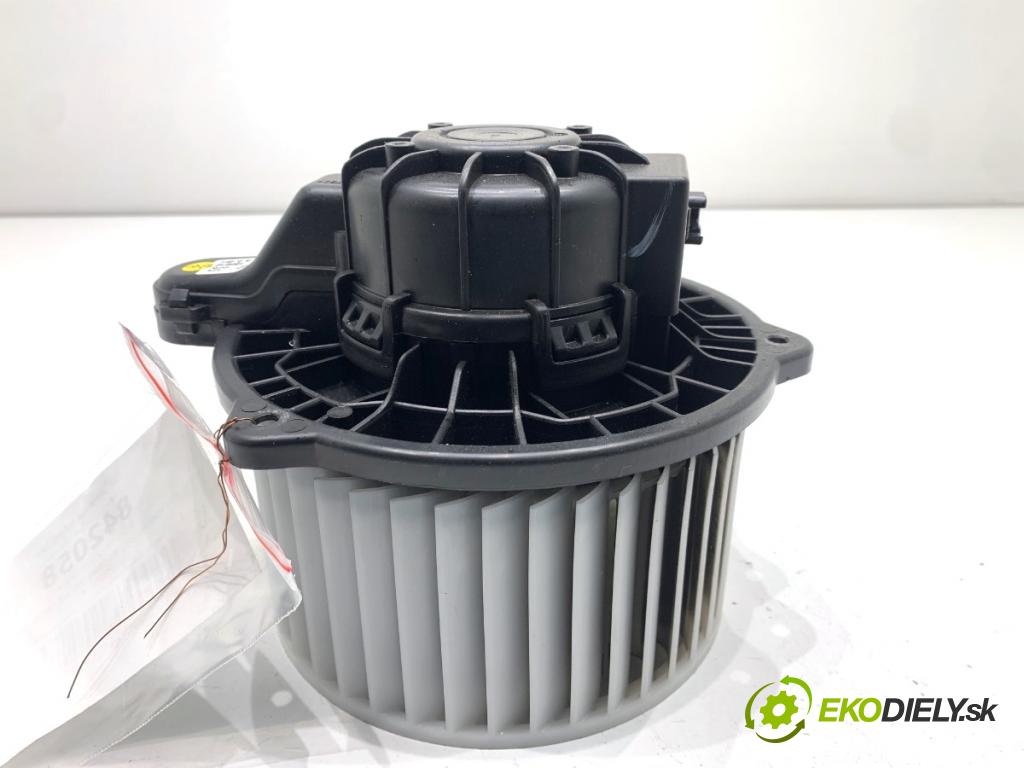 HYUNDAI TUCSON SUV 2015 130 kW 1.6 T-GDi 1591 topení D316NFFAA