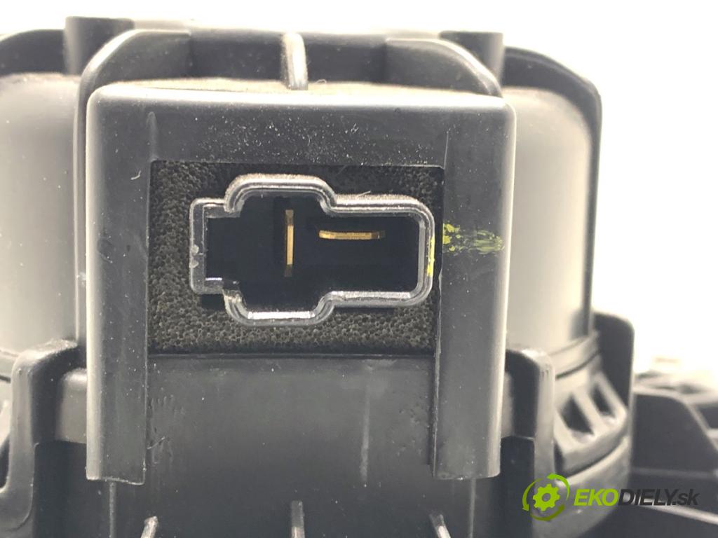 HYUNDAI TUCSON SUV 2015 130 kW 1.6 T-GDi 1591 topení D316NFFAA