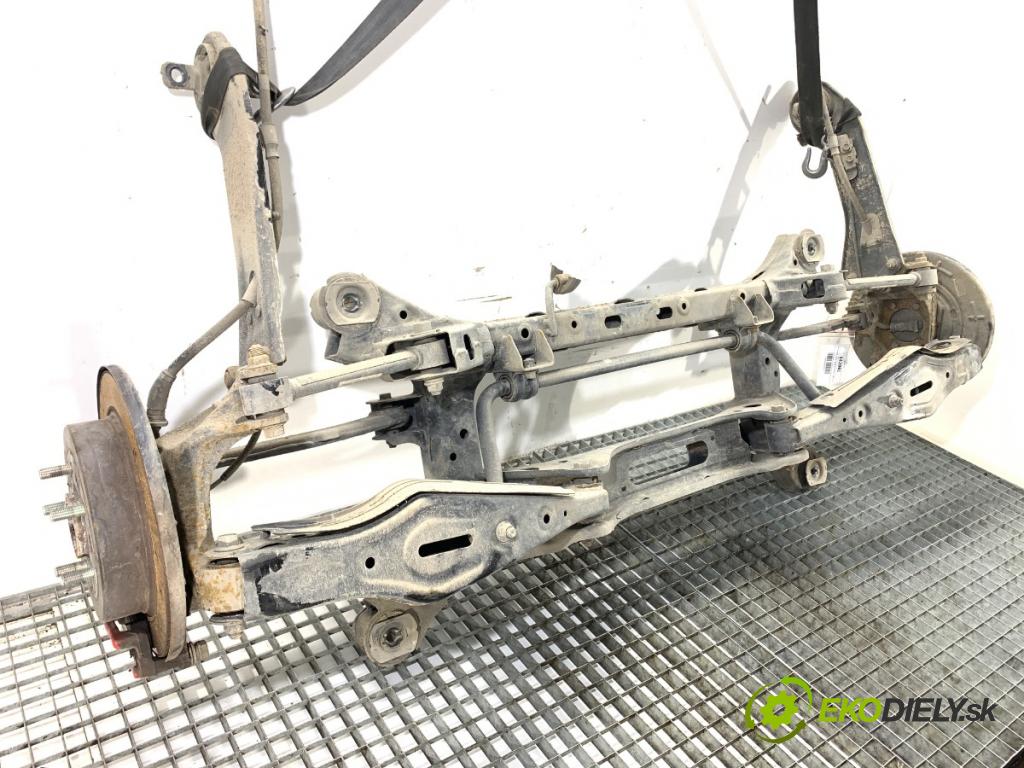 HYUNDAI TUCSON SUV 2015 130 kW 1.6 T-GDi 1591 výztuha zadní část