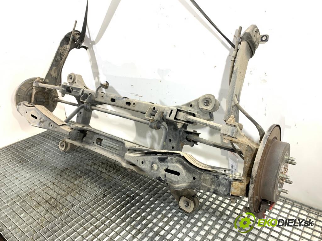 HYUNDAI TUCSON SUV 2015 130 kW 1.6 T-GDi 1591 výztuha zadní část